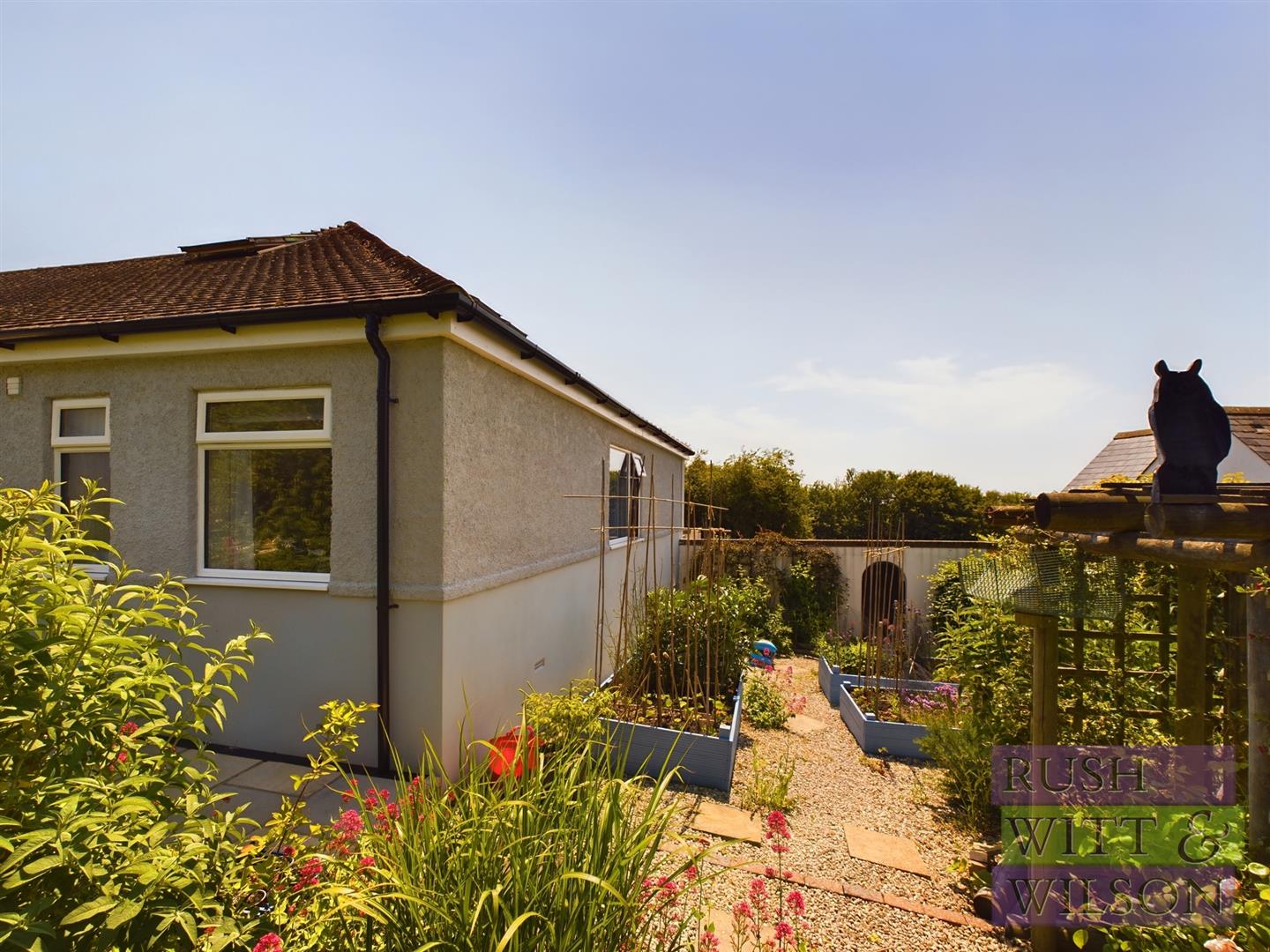 Ochiltree Road, Hastings Rush, Witt & Wilson